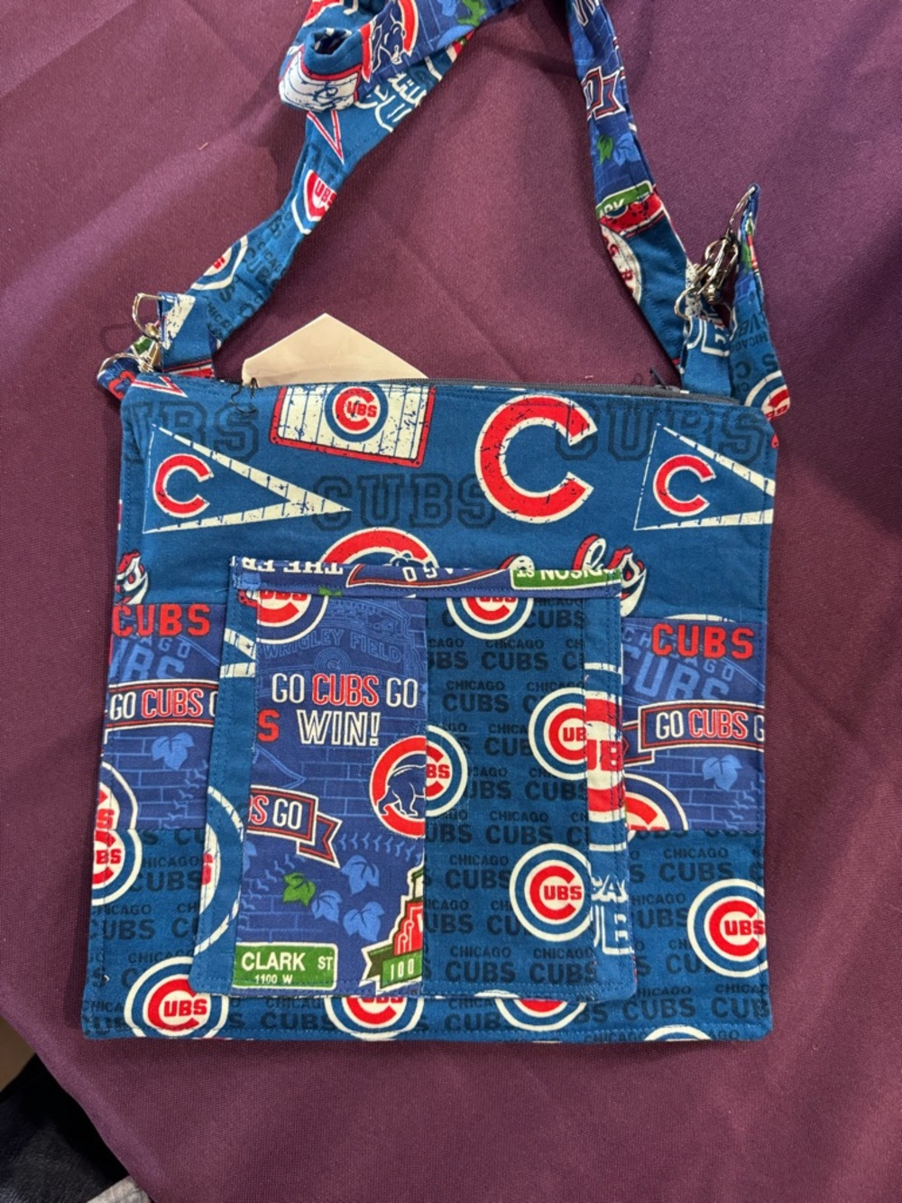 Chicago Cubs Crossbody Sling Bag with matching circle pouch.